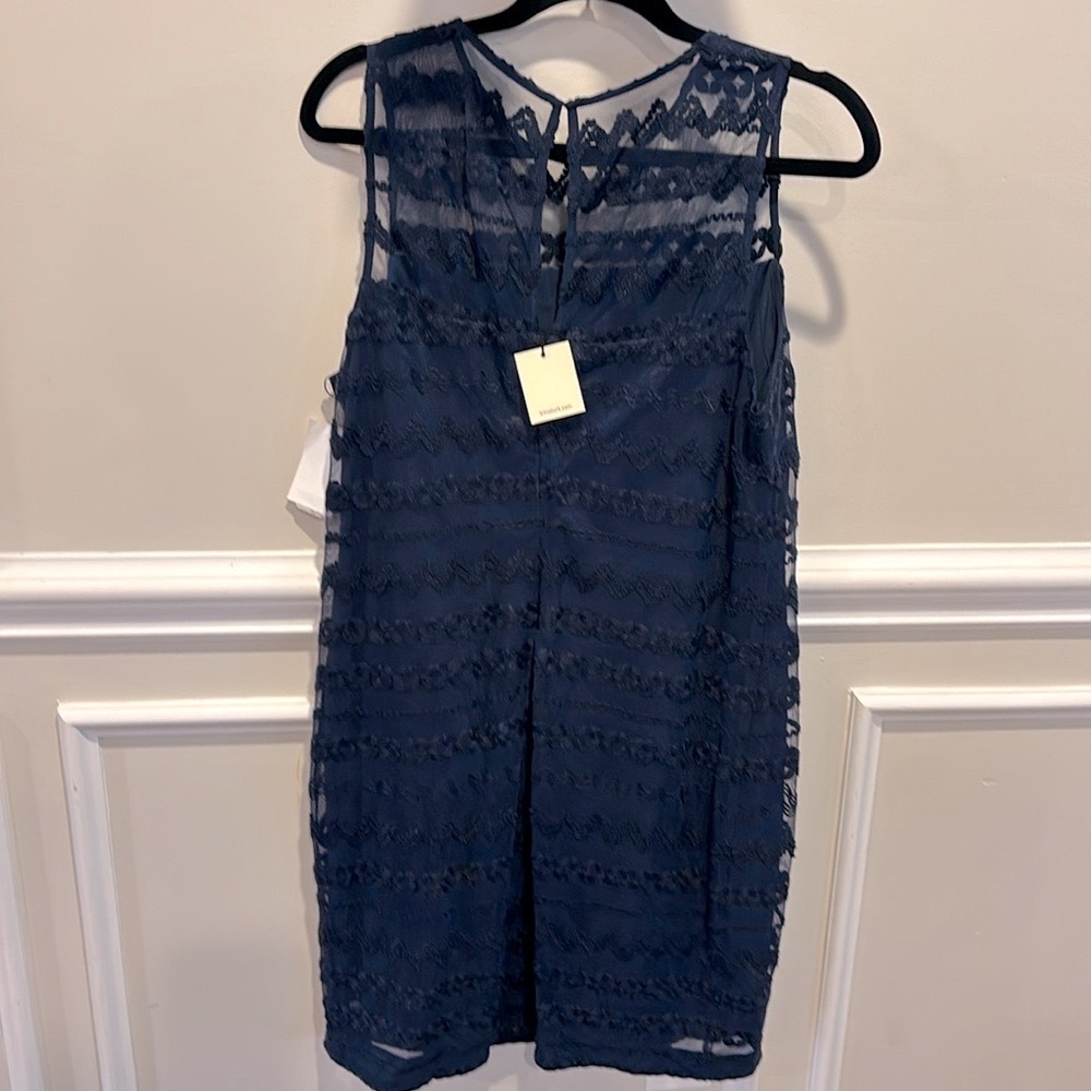 Trina Turk Sleevless Shift Dress